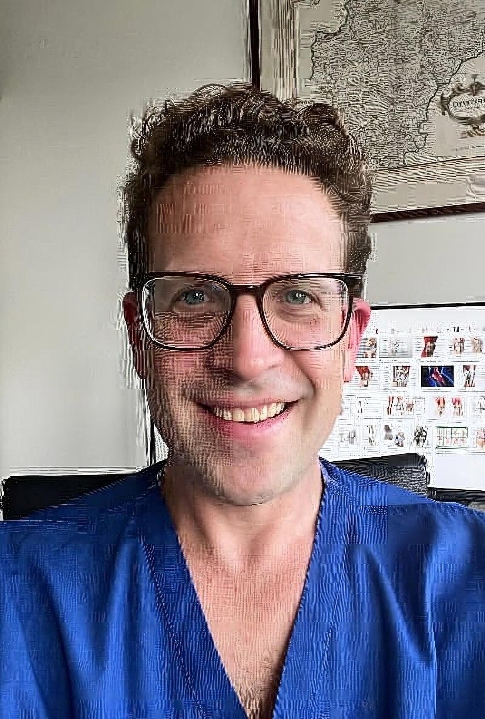 Sven Putnis scrubs photo